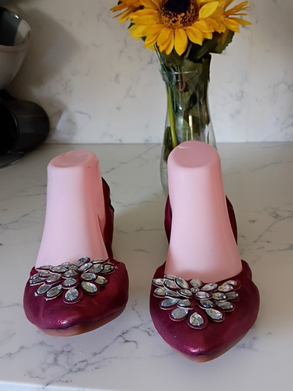 Guansitu Women's Pink-Burgundy Jeweled Pointed Toe Flats
